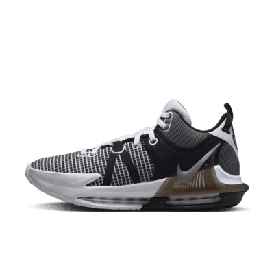 LeBron Witness 7 Basketball Shoes. Nike